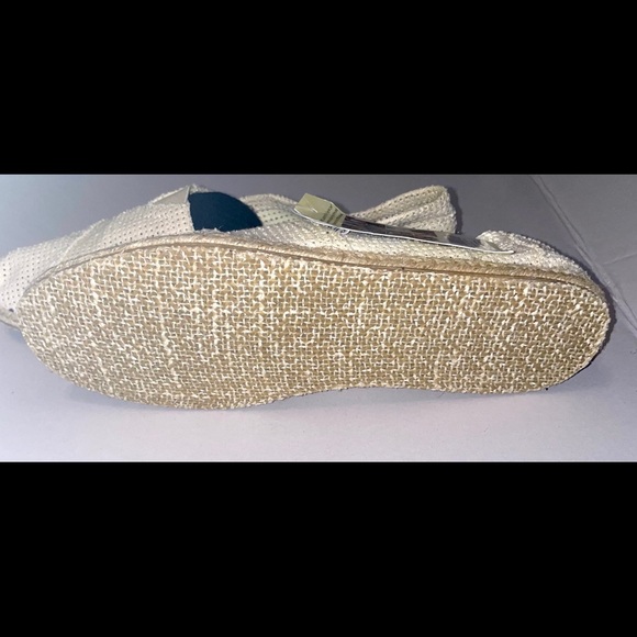 TOMS Shoes - Picture 3 of 5